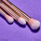 Makeup Revolution X Friends Lobster Brush Set - zestaw pędzli