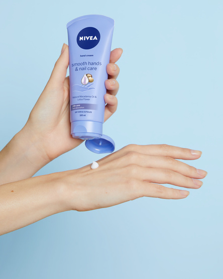 Nivea Smooth Hands & Nail Care wygładzający krem do rąk i paznokci 100ml