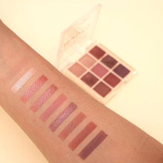 Makeup Revolution Paleta cieni Ultimate Nudes Eyeshadow Palette Dark